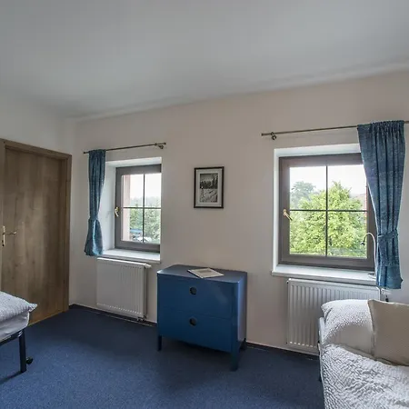 Pernstejnuv Statek Guest house *