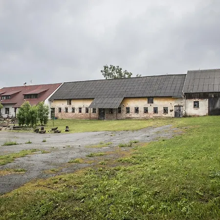 Pernstejnuv Statek * Divci Kopy